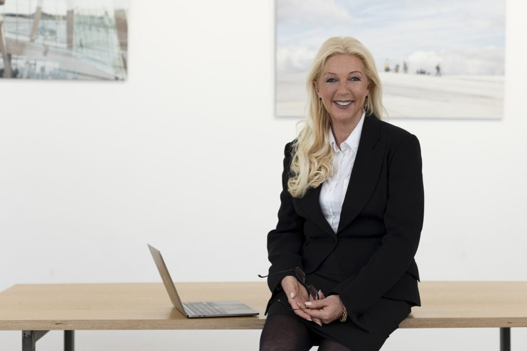 Anwältin Simone Weber kümmert sich um Angelegenheiten im Arbeitsrecht & Mietrecht in und in der Nähe von München.